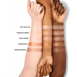 Hot e.l.f. Halo Glow Silky Powder Highlighter Prosecco Poppin'