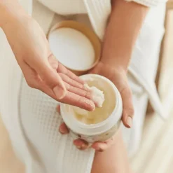 New Kneipp Beauty Secret Sugar & Oil Body Scrub 220 gr