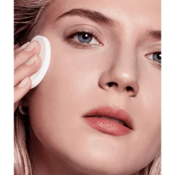 Max Factor Miracle Touch Compact Foundation 70 Natural