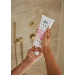 Clearance Therme Mindful Blossom Shower Scrub 200 ML